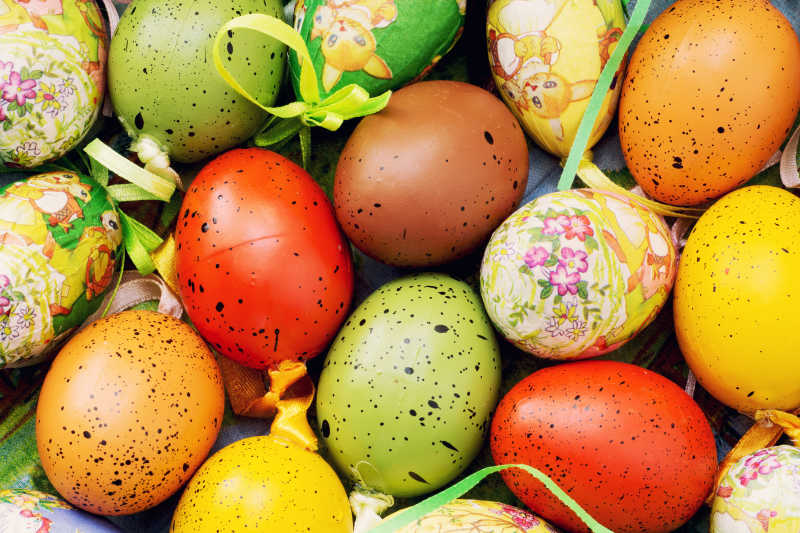 五颜六色的复活节彩蛋饰品