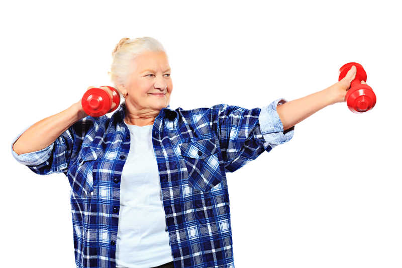 老年女性在健身