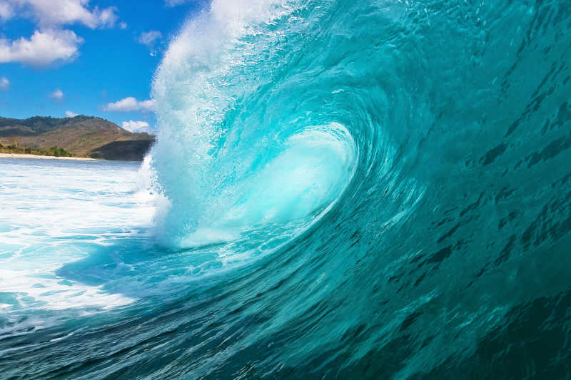 海上的大波浪