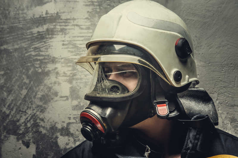氧气面罩消防队员肖像