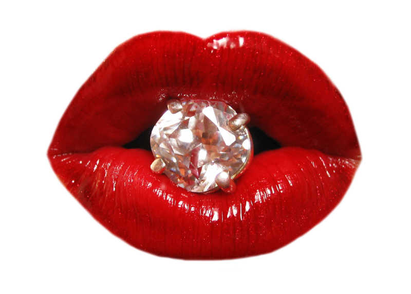 红唇间的钻石