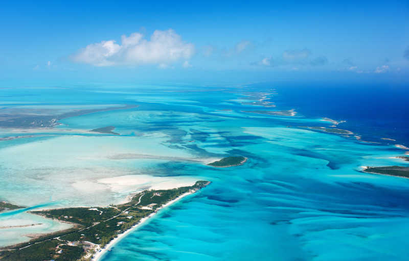 空中拍摄的巴哈马独特风景 