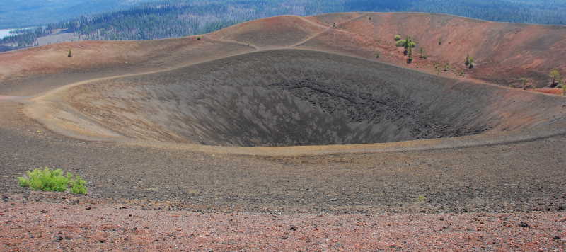 陨石坑或者火山口