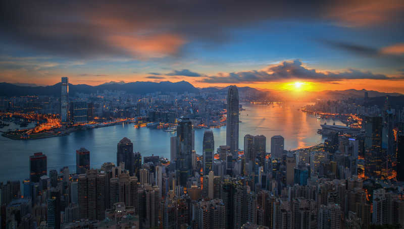 香港维多利亚山顶上看日出