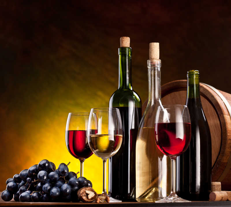 橡木桶和葡萄美酒