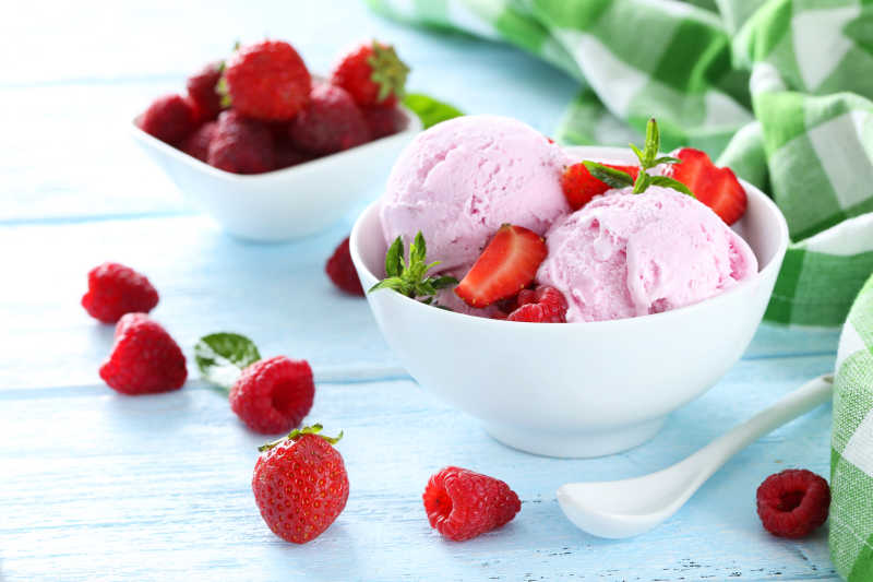 草莓和冰淇淋