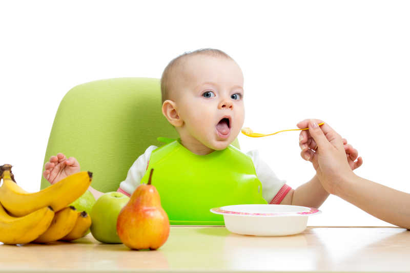 宝宝吃健康的食物和水果