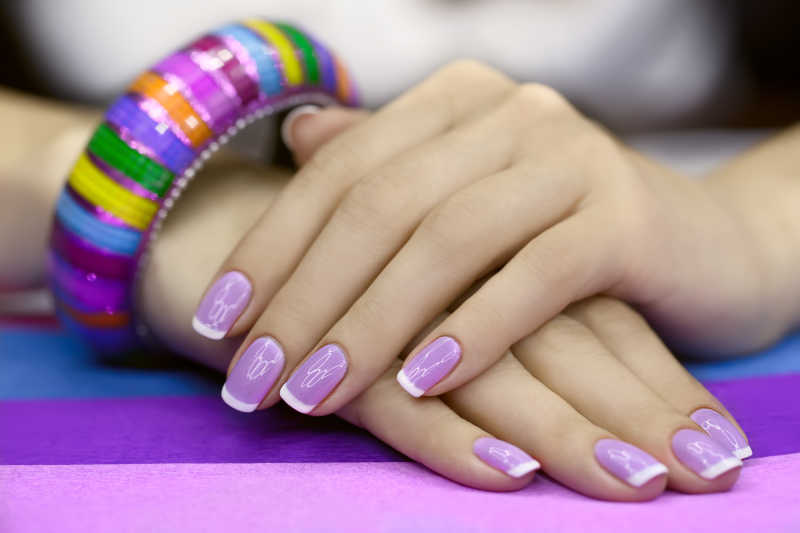 紫色法式美甲