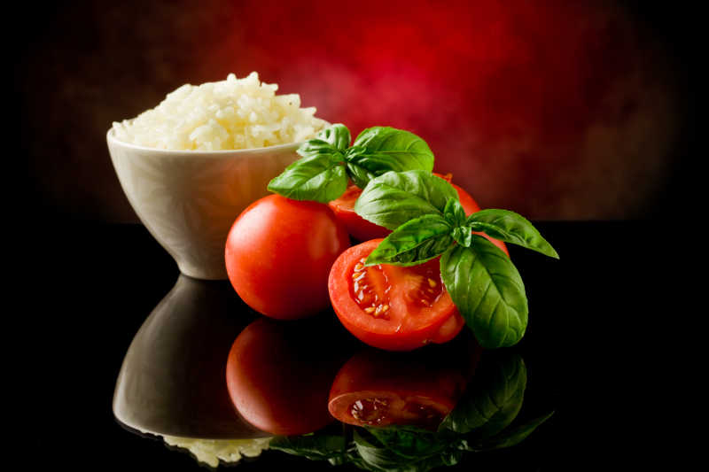 米饭和西红柿