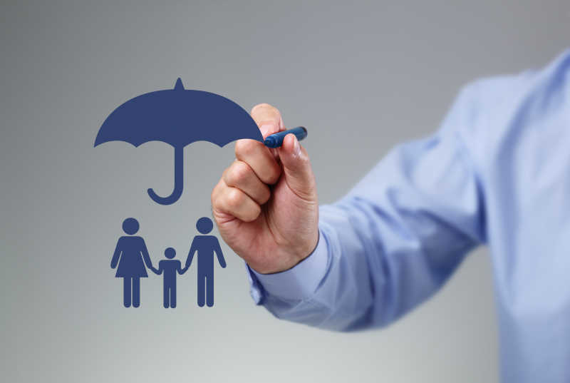 商人绘制的家庭保险概念