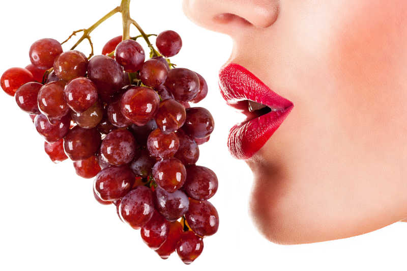 性感女人吃红葡萄