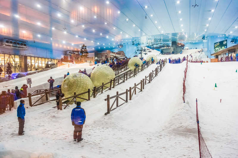 迪拜室内的滑雪场