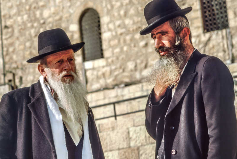 两个长胡子的犹太老人