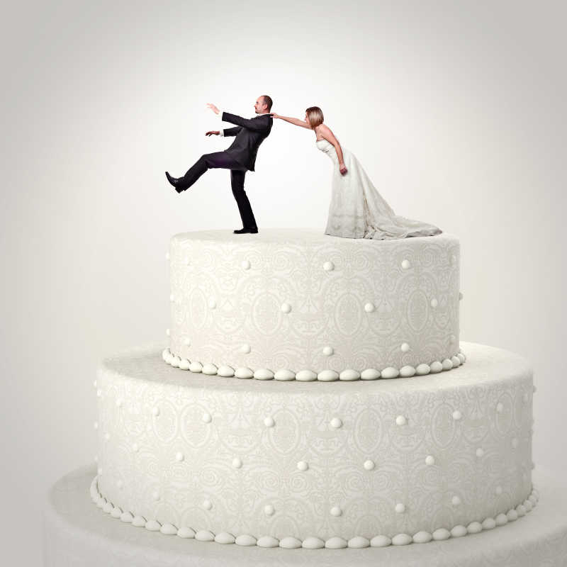3D婚礼蛋糕和搞笑情侣情况
