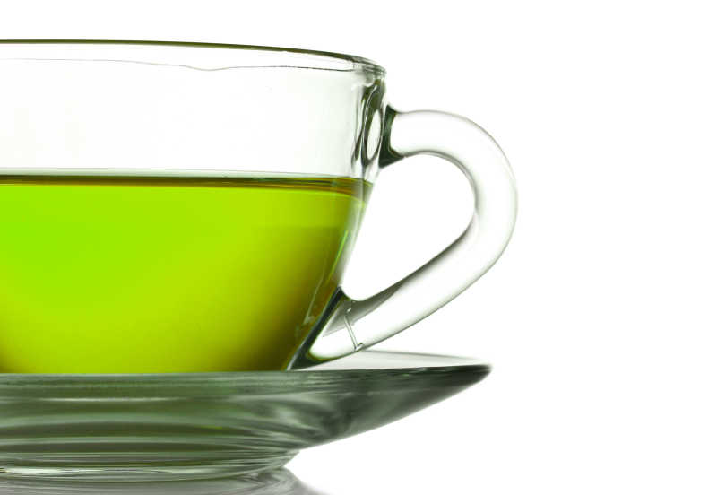 玻璃杯里的绿茶