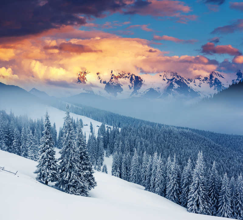 雪景与夕阳的完美融合