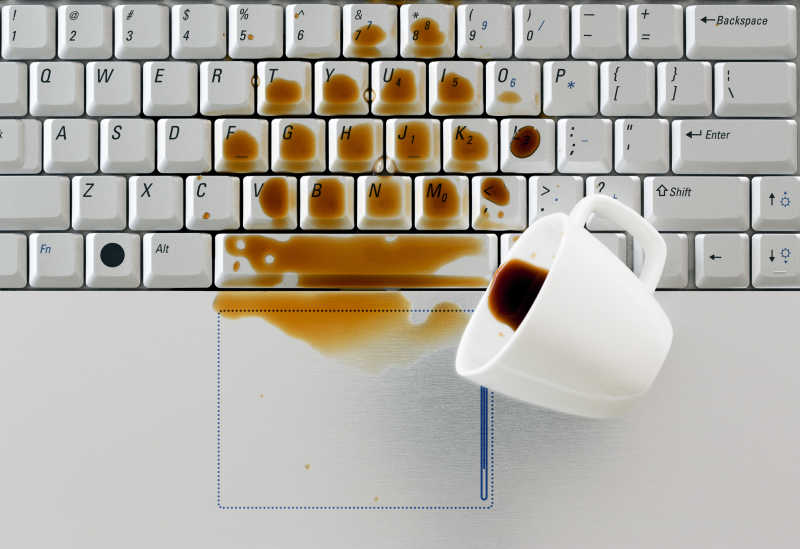 咖啡洒在键盘上