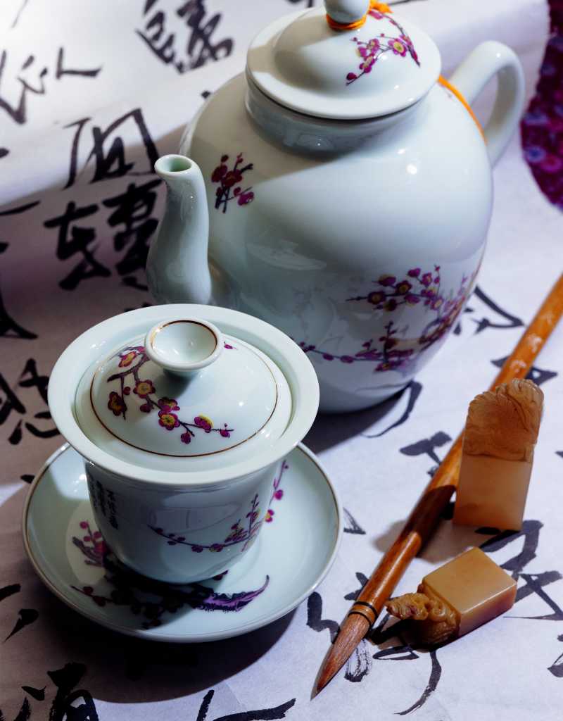 白色梅花陶瓷茶具