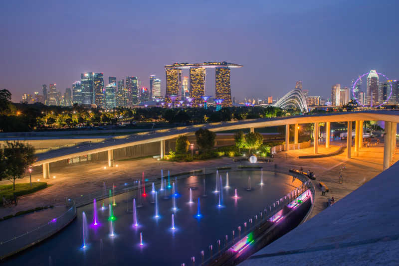夜色下的新加坡