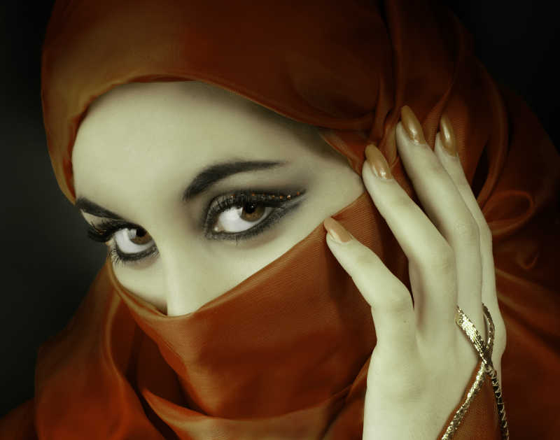戴头巾的阿拉伯美女