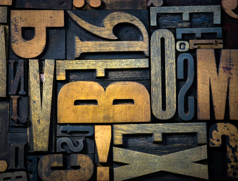 木制老式印刷机字母排版