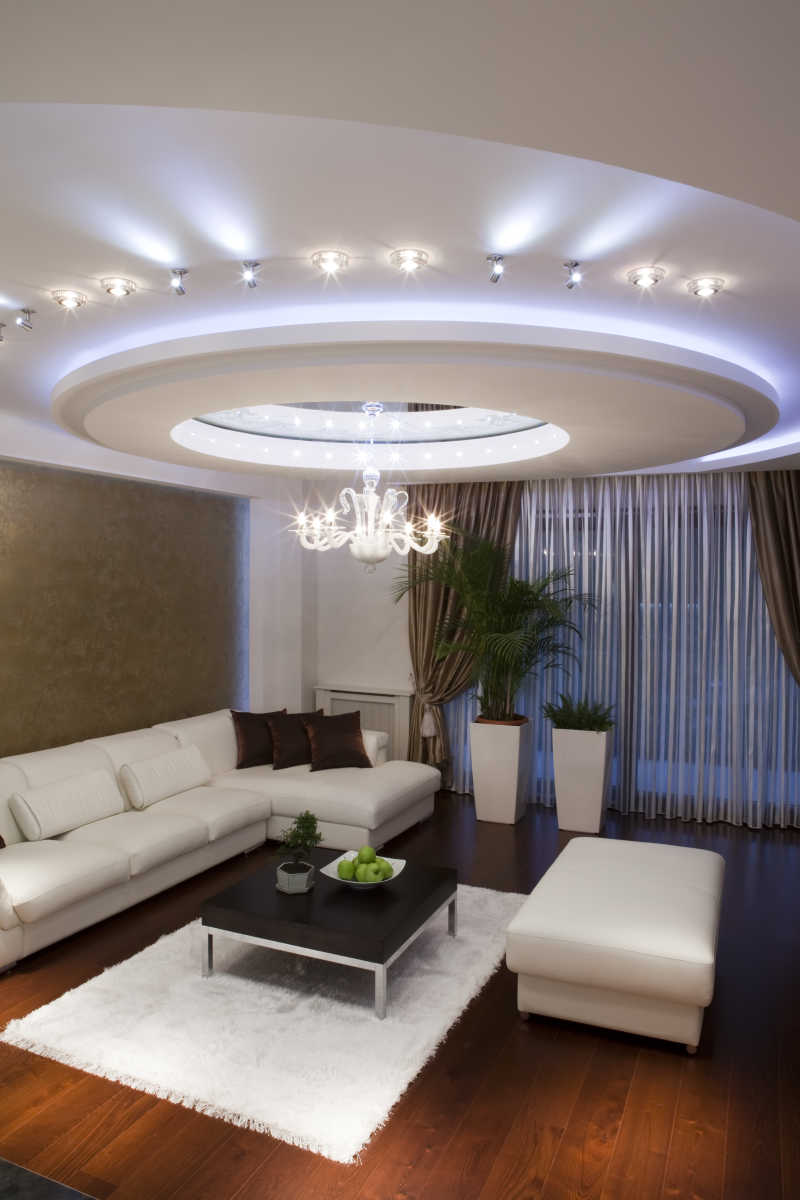 白色沙发装饰的客厅