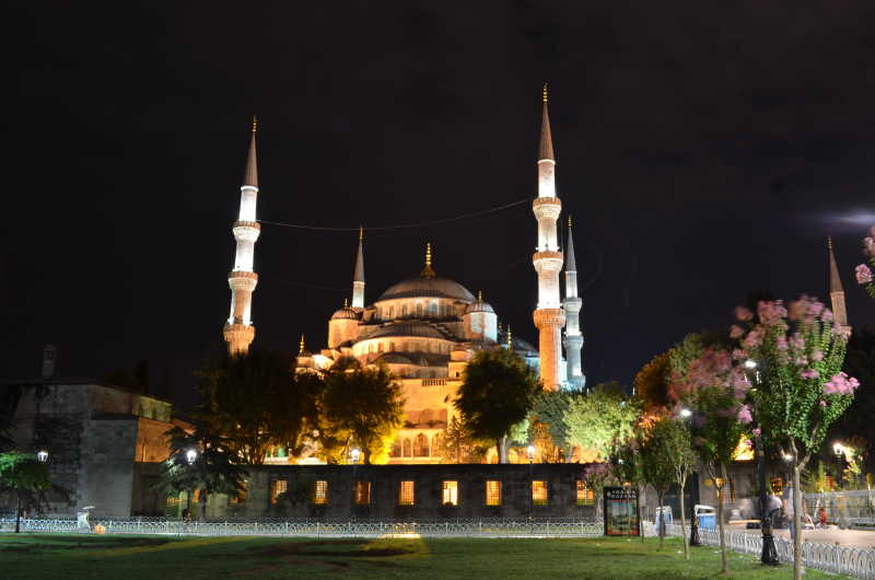 夜晚的清真寺