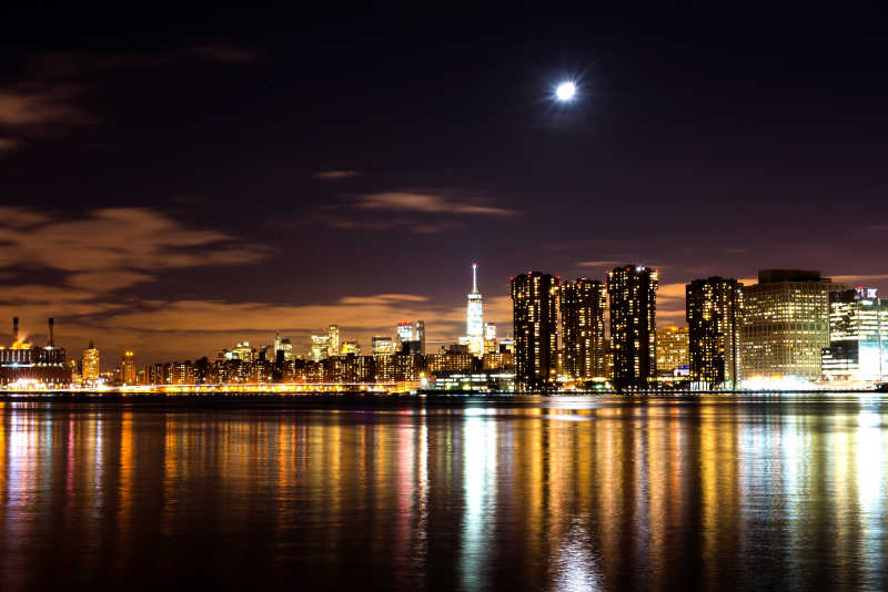 美丽的纽约市中心区夜间全景