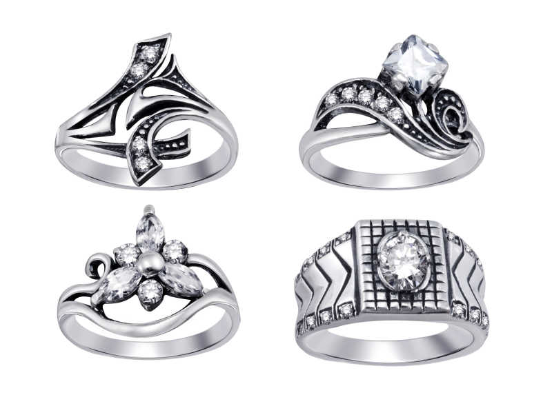 四个装饰戒指