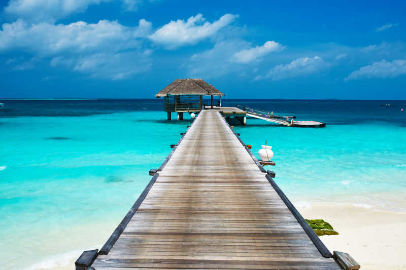 马尔代夫美丽的海滩和水上屋