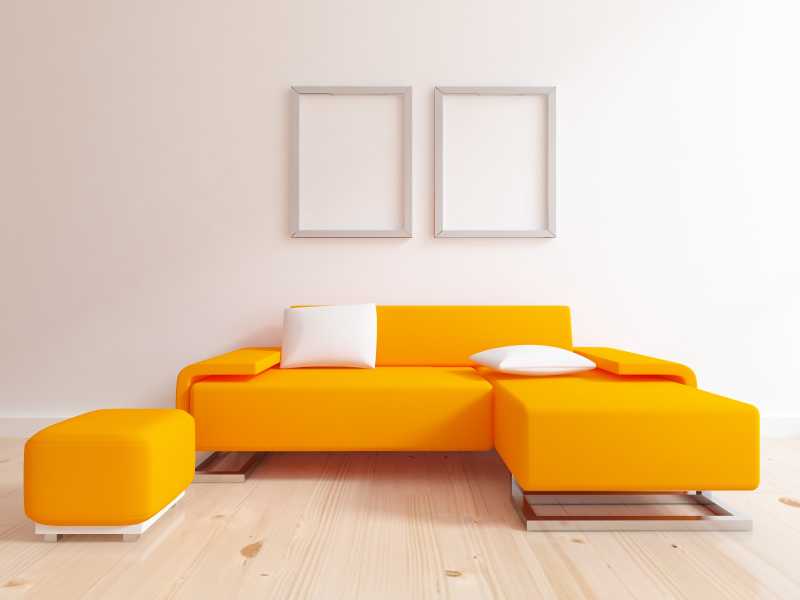 白色的房间和橙色的沙发