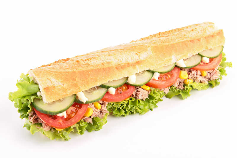白色背景上的长方形的三明治