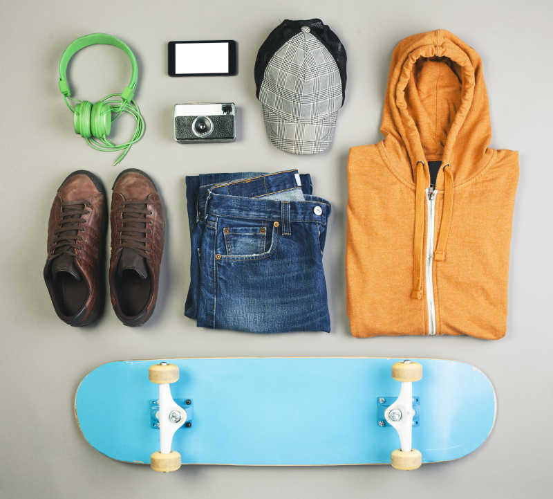 爱好滑板的男孩服装