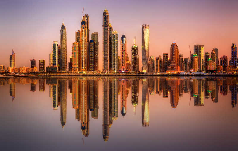 迪拜的滨海湾全景建筑