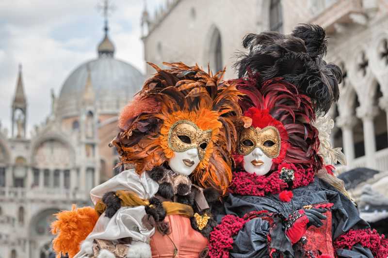 威尼斯嘉年华面具的服装摄影