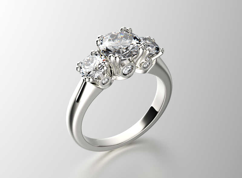 美丽的钻石戒指