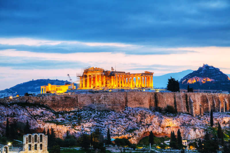 黄昏时刻的雅典神殿
