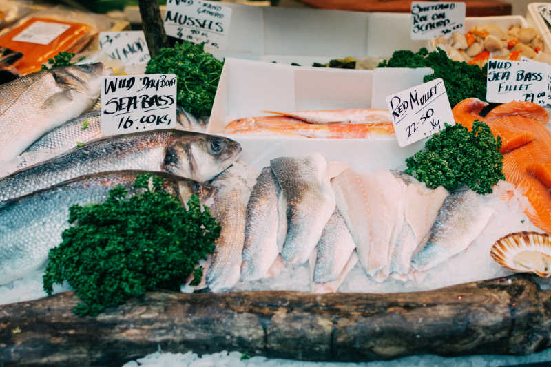 海鲜市场上的食材