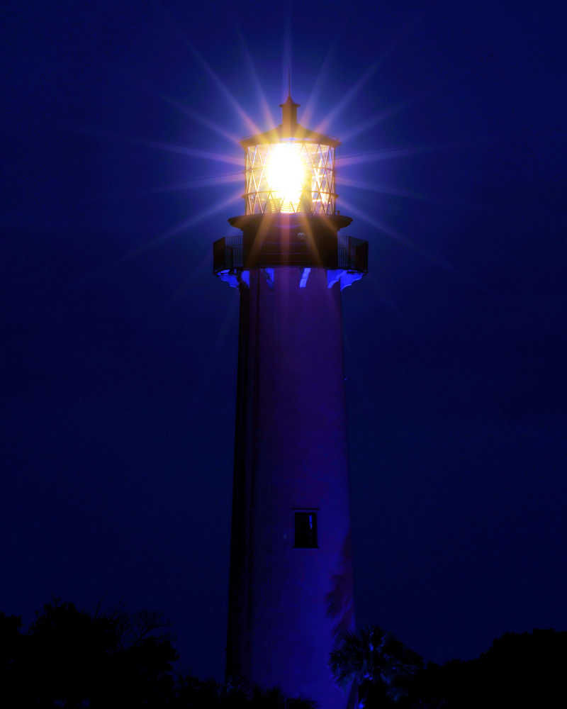 佛罗里达州夜晚的灯塔