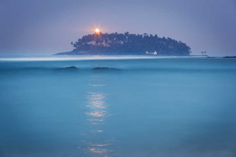 斯里兰卡海岛上的灯塔