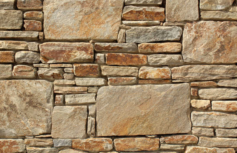 岩石砌成的围墙