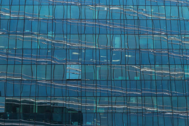 摩天大楼的玻璃幕墙