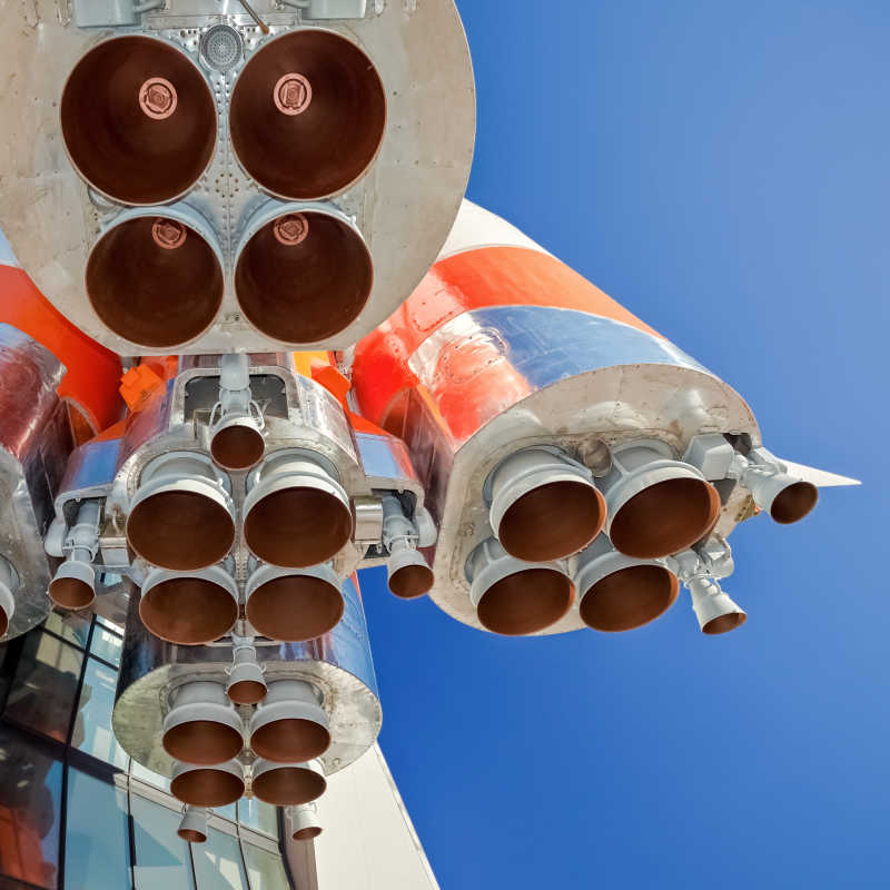 火箭底部的发动机细节