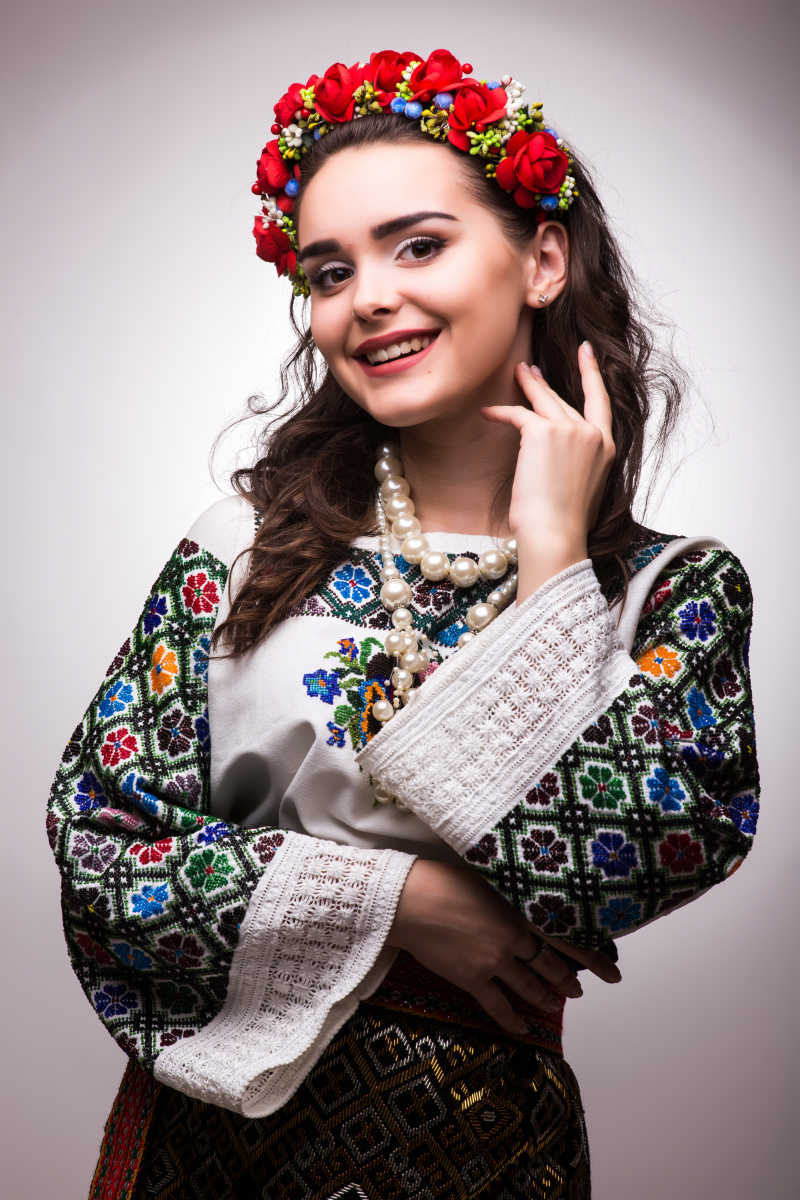 乌克兰民族服装美少女