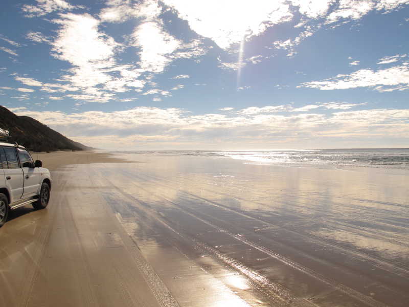 昆士兰澳大利亚弗雷泽沙岛的海滩