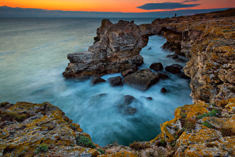 保加利亚海边的岩层