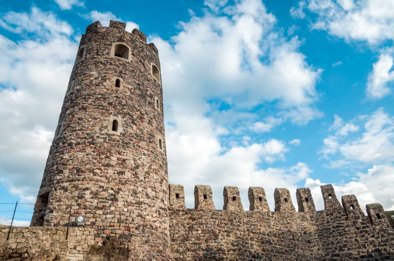 拉巴特城堡高大的城墙