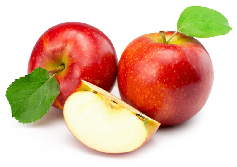 白色背景上的新鲜的红苹果