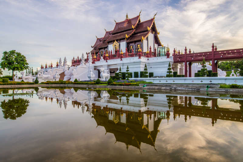壮观的泰国寺庙