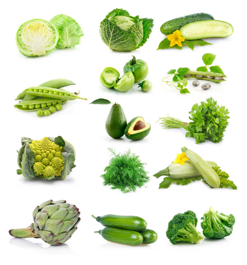 白色背景上的新鲜绿色蔬菜